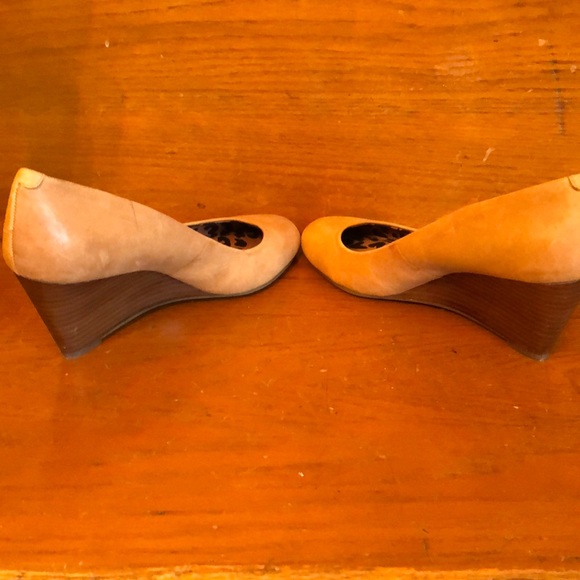 Jessica Simpson Tan Wedge Pumps - Picture 3 of 5